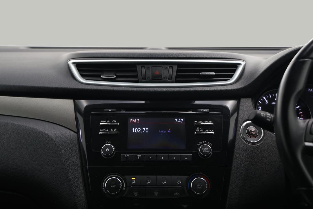 2018 Nissan Qashqai St, Automatic, 105696 km, Center Console