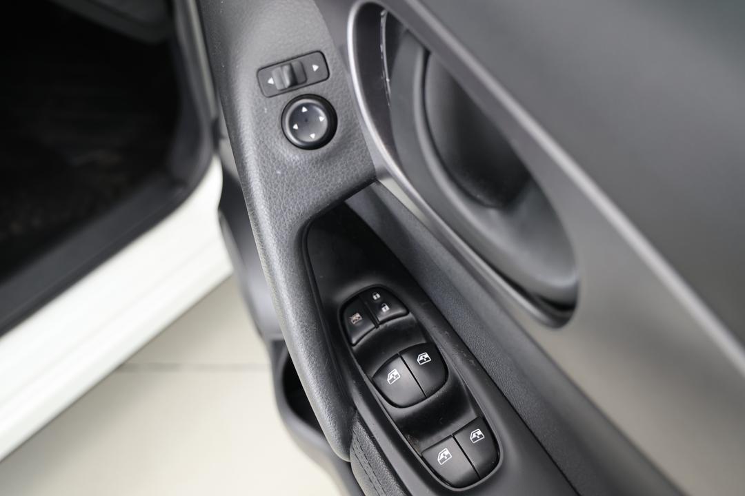 2018 Nissan Qashqai St, Automatic, 105696 km, Drivers Side Door Panel Controls