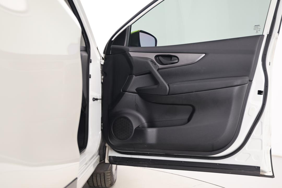2018 Nissan Qashqai St, Automatic, 105696 km, Speaker View
