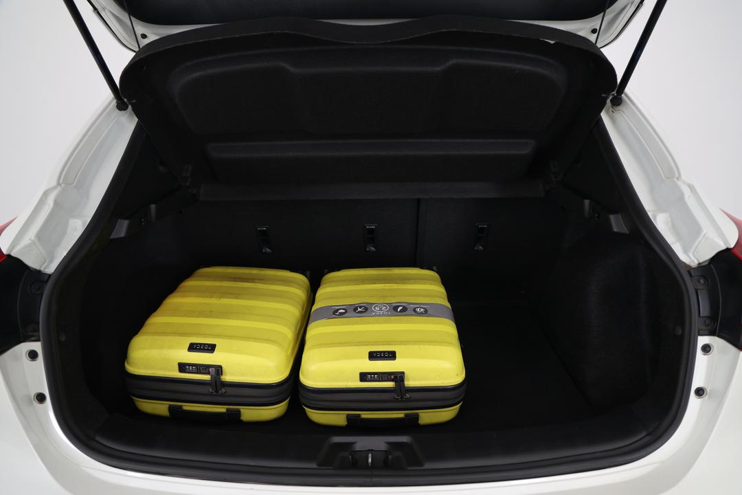 2018 Nissan Qashqai St, Automatic, 105696 km, Boot Inside View with Luggage