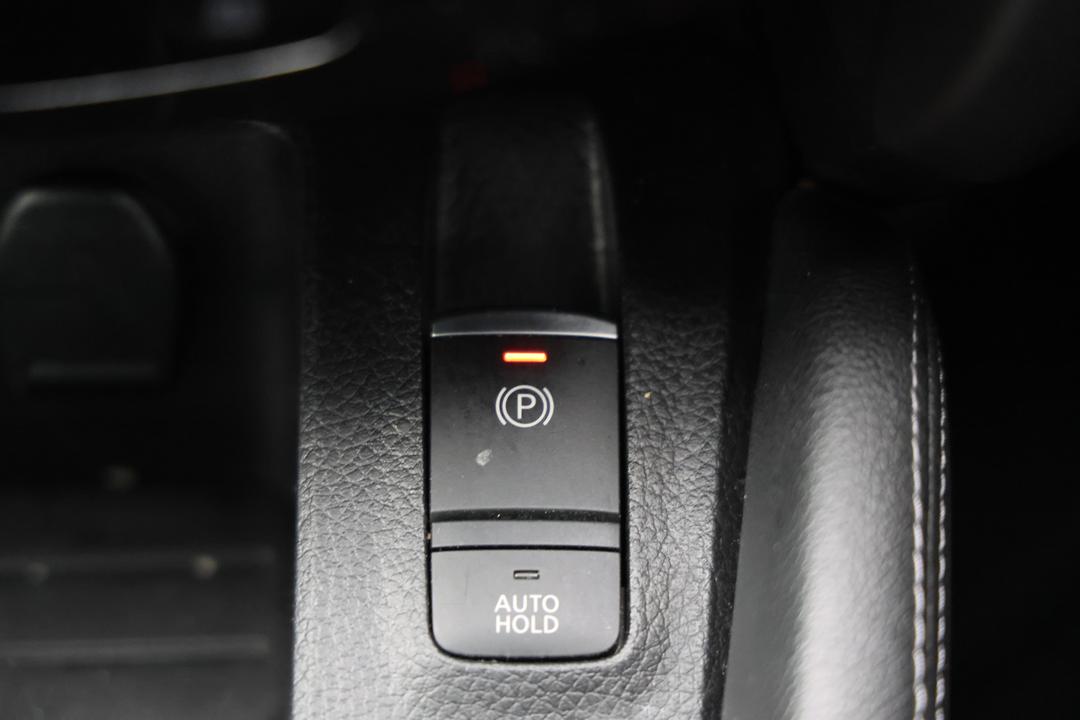 2018 Nissan Qashqai St, Automatic, 105696 km, Handbrake