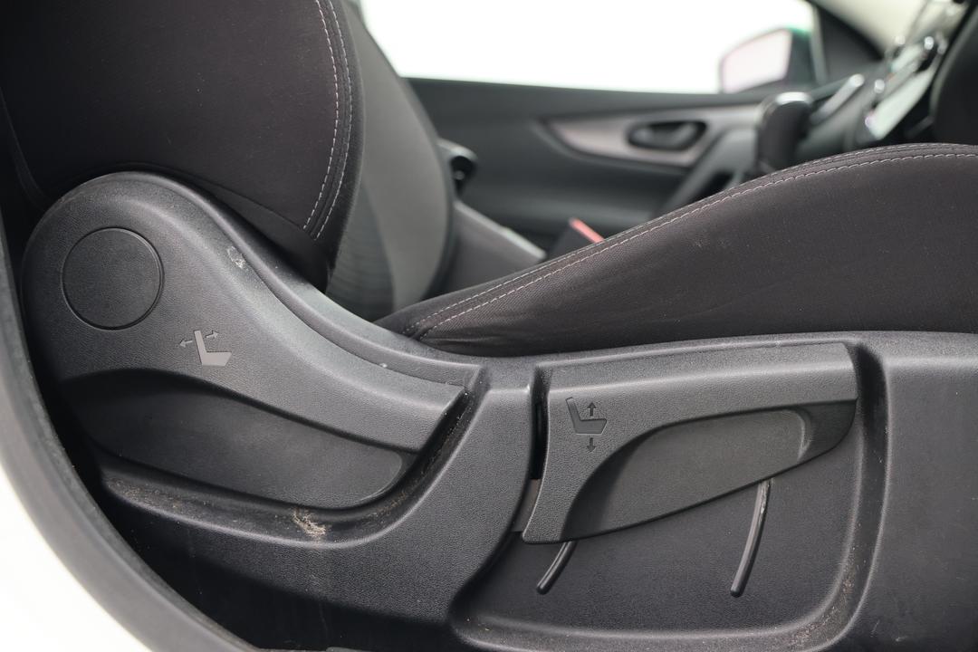 2018 Nissan Qashqai St, Automatic, 105696 km, Drivers Side Adjustment Panel