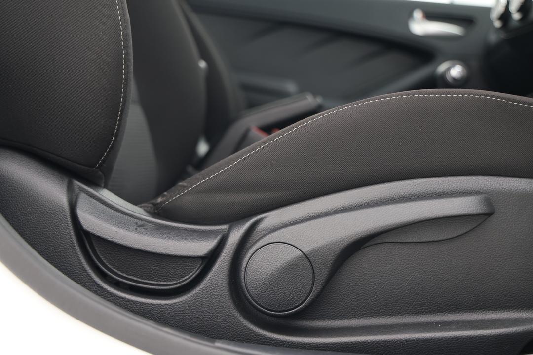 2018 Kia Cerato S, Automatic, 54310 km, Drivers Side Adjustment Panel