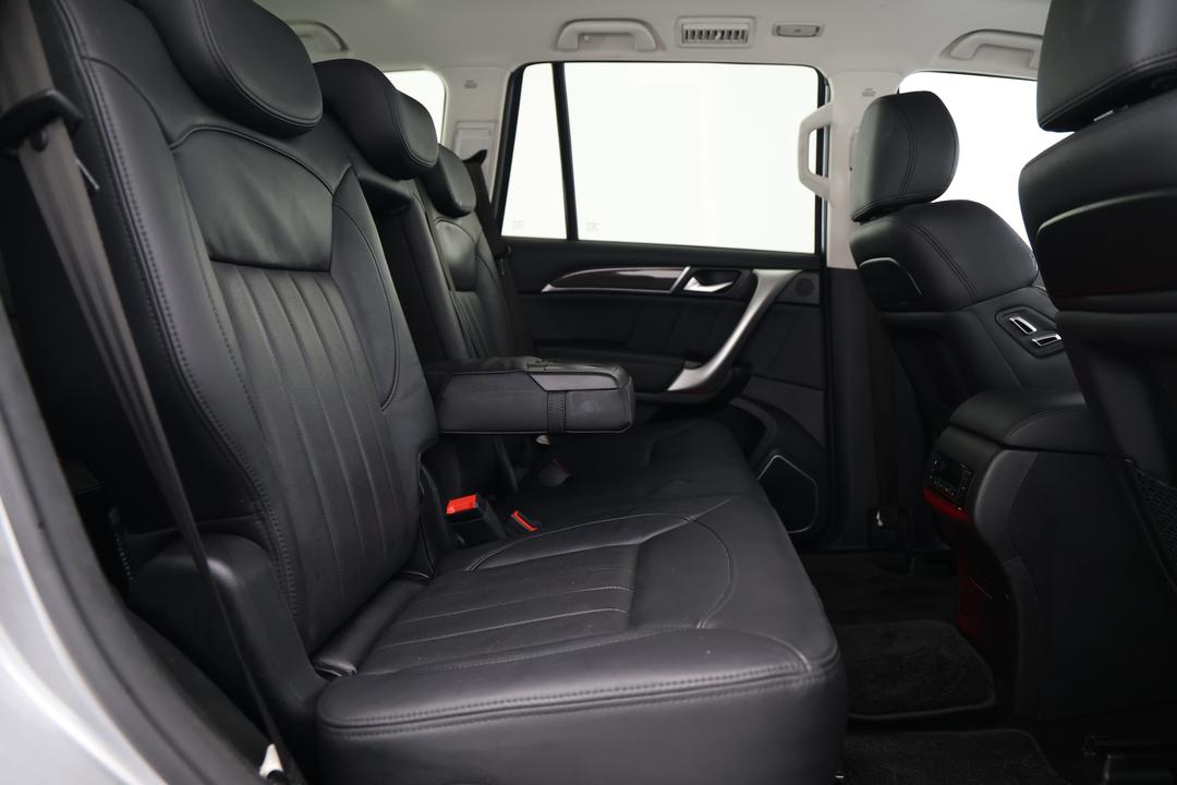 2021 Haval H9 Ultra, Automatic, 91929 km, Right Side Rear Door Cabin View