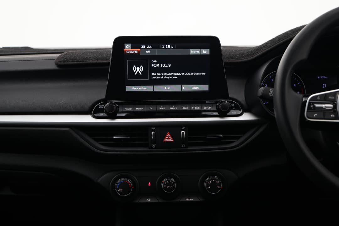2019 Kia Cerato S, Manual, 114853 km, Center Console