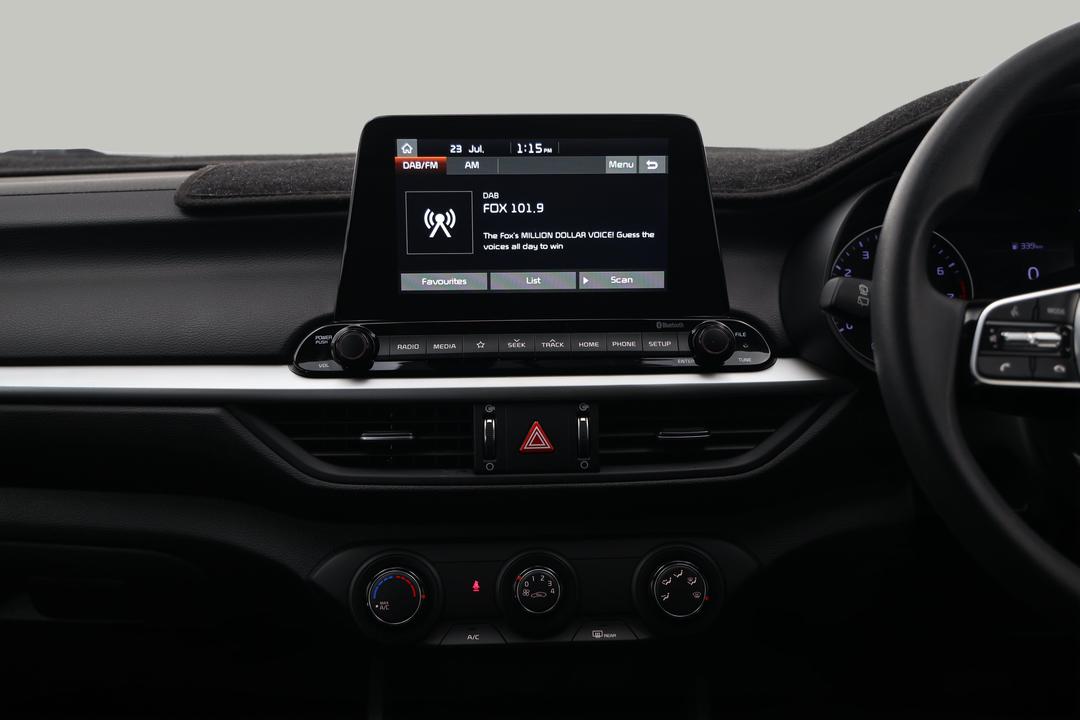 2019 Kia Cerato S, Manual, 114245 km, Center Console