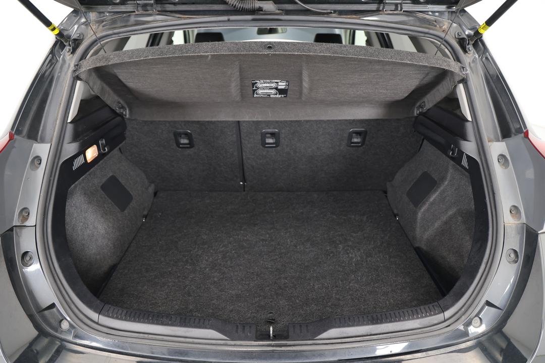 2018 Toyota Corolla Ascent Sport, Automatic, 145211 km, Boot Inside View