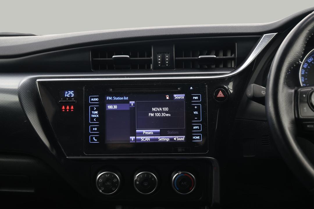 2018 Toyota Corolla Ascent Sport, Automatic, 145211 km, Center Console