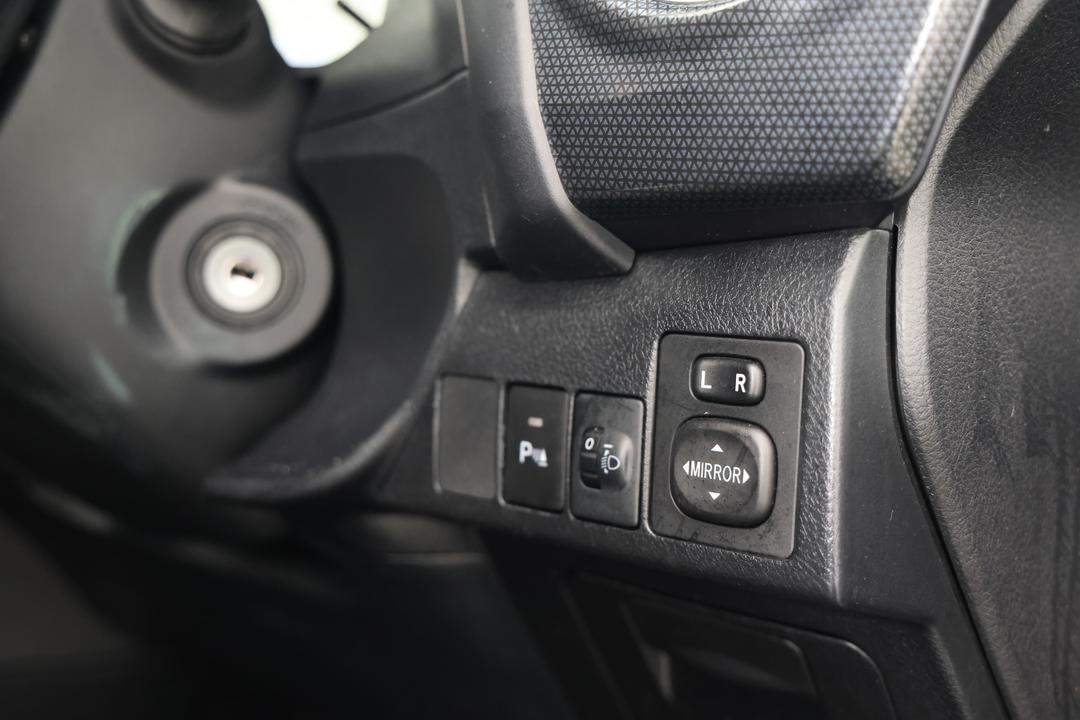 2018 Toyota Corolla Ascent Sport, Automatic, 145211 km, Utility Switches/Buttons