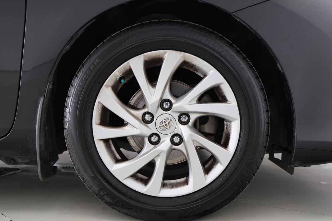 2018 Toyota Corolla Ascent Sport, Automatic, 145211 km, Right Front Wheel