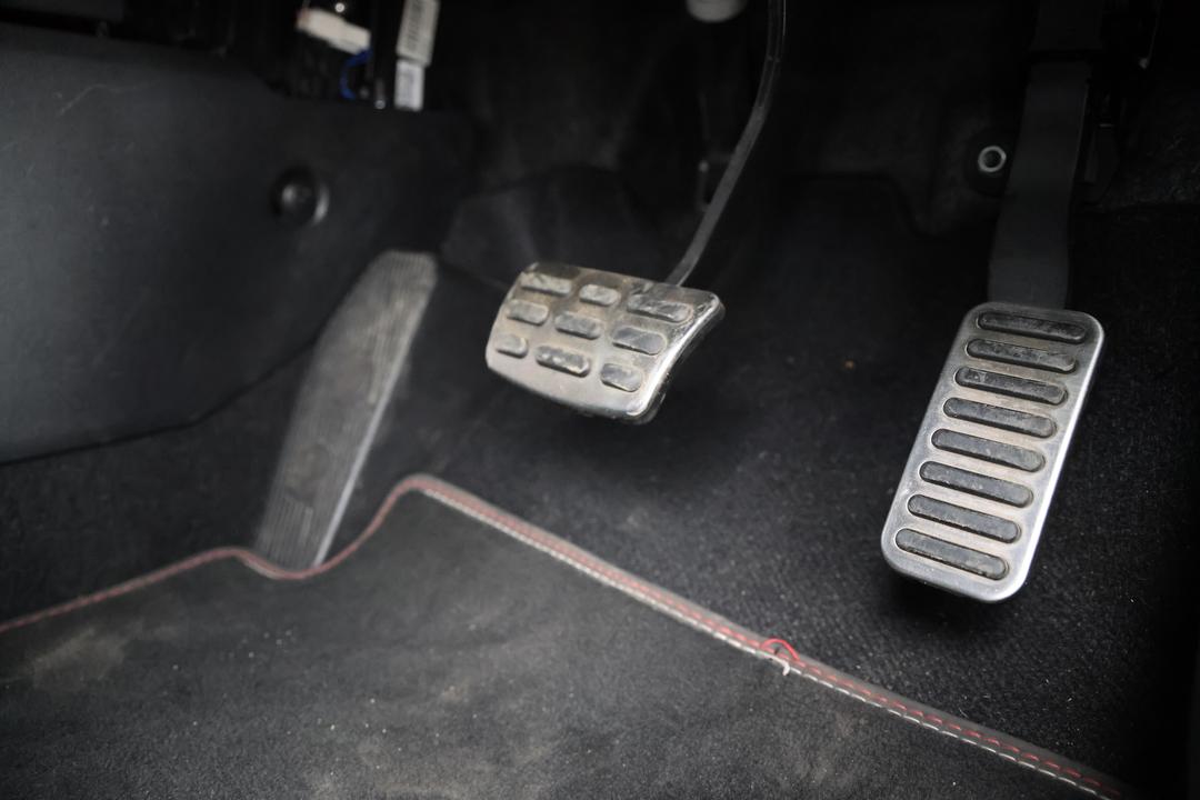 2024 Hyundai i30 N Line, Automatic, 23863 km, Pedals and Footmat