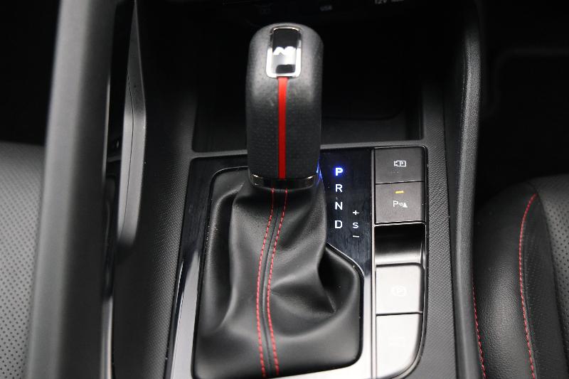 2024 Hyundai i30 N Line, Automatic, 23863 km, Gear Lever 
