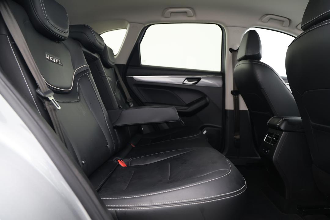 2021 GWM Haval Jolion Lux, Automatic, 65041 km, Right Side Rear Door Cabin View