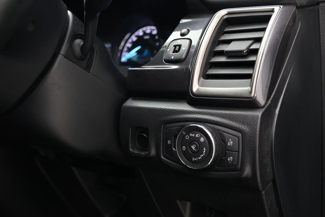 2021 Ford Ranger Wildtrak 2.0 (4x4), Automatic, 96079 km, Utility Switches/Buttons