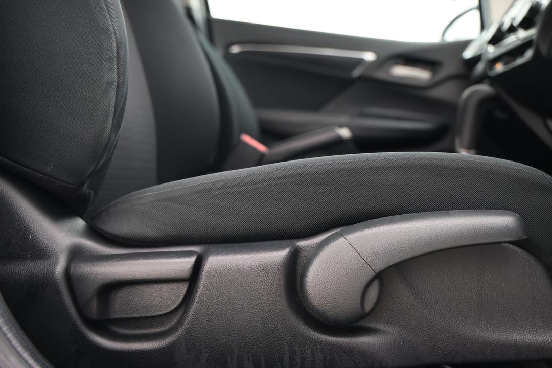 2019 Honda Jazz Vti, Automatic, 70678 km, Drivers Side Adjustment Panel