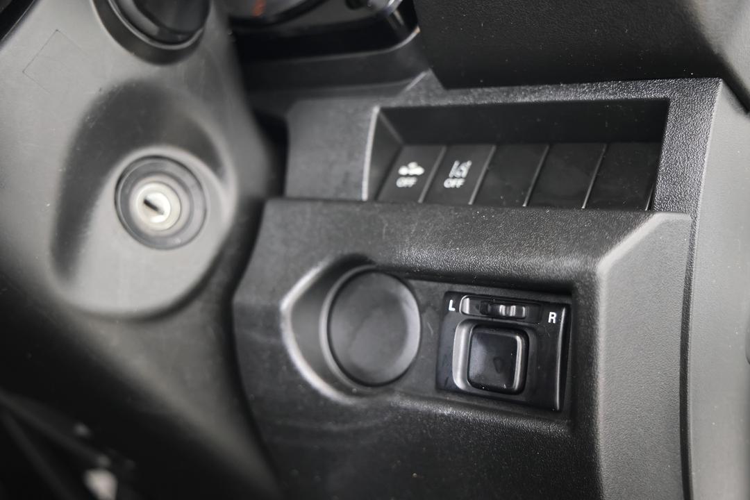 2022 Suzuki Jimny Lite, Manual, 36572 km, Utility Switches/Buttons