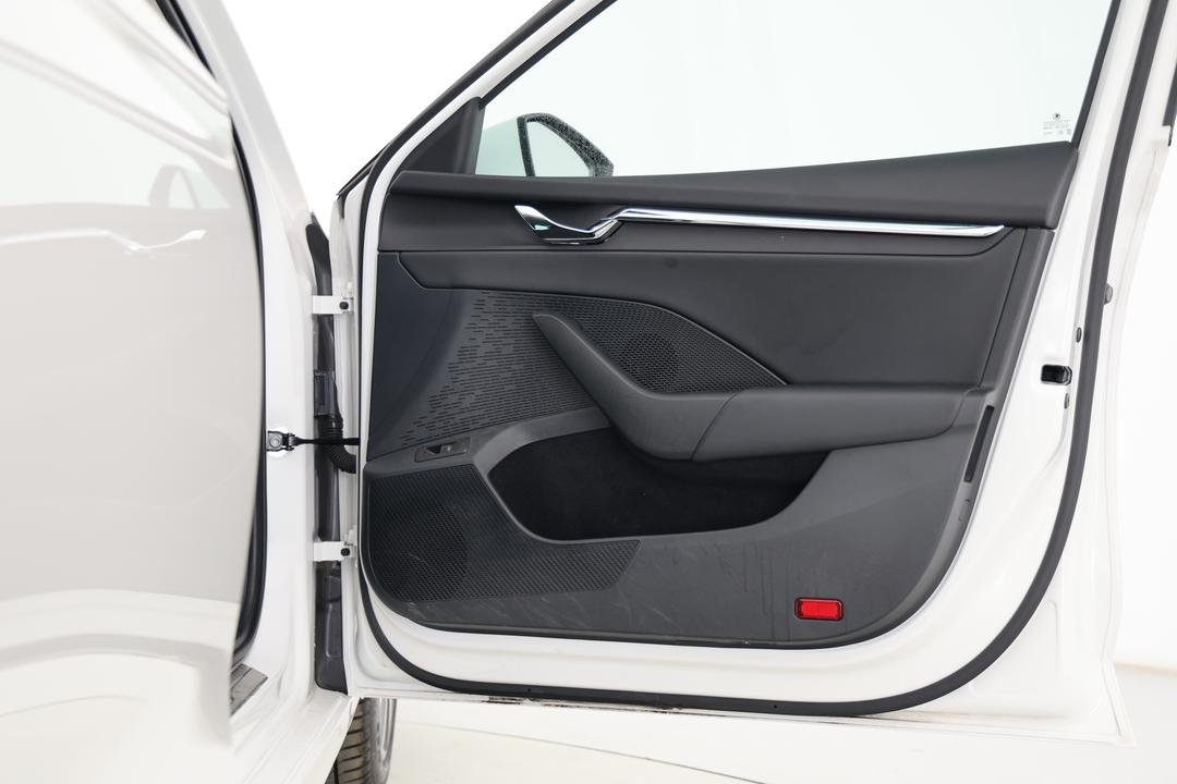 2023 SKODA Octavia Style 110tsi, Automatic, 65554 km, Speaker View