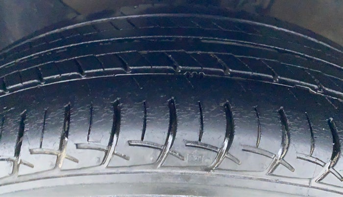 2018 Hyundai Elite i20 ASTA 1.2, Petrol, Manual, 24,189 km, Right Front Tyre Tread