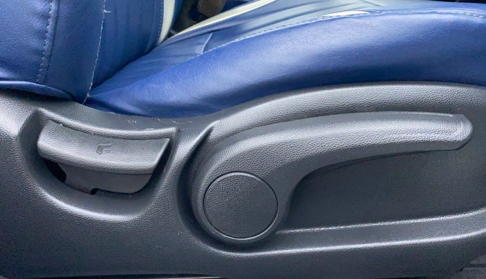 2018 Hyundai Elite i20 ASTA 1.2, Petrol, Manual, 24,189 km, Driver Side Adjustment Panel