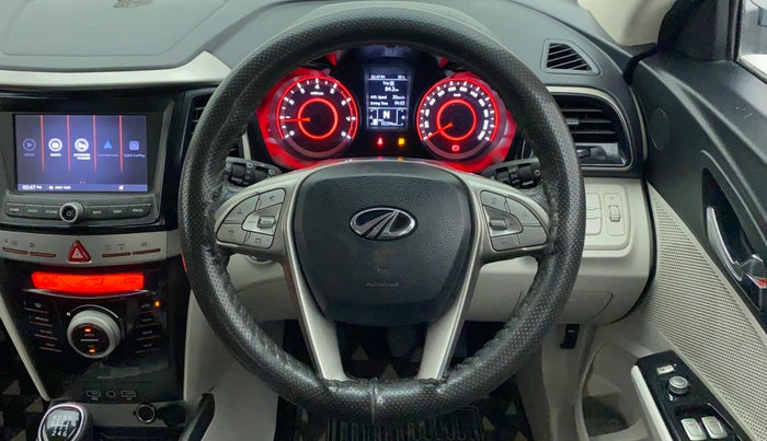 2020 Mahindra XUV 3OO W8 1.2 PETROL, Petrol, Manual, 55,334 km, Steering Wheel Close Up