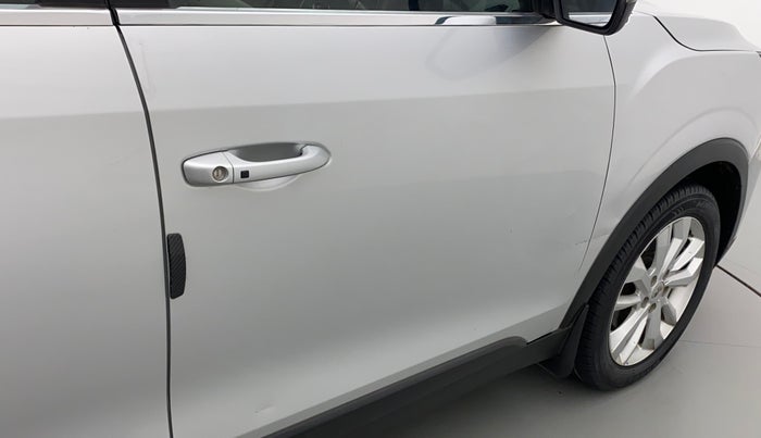 2020 Mahindra XUV 3OO W8 1.2 PETROL, Petrol, Manual, 55,334 km, Driver-side door - Slightly dented
