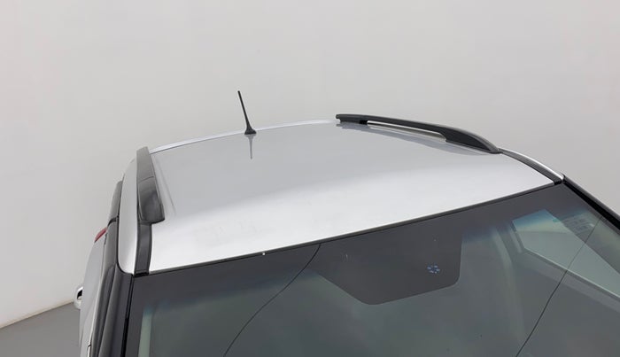 2020 Mahindra XUV 3OO W8 1.2 PETROL, Petrol, Manual, 55,334 km, Roof