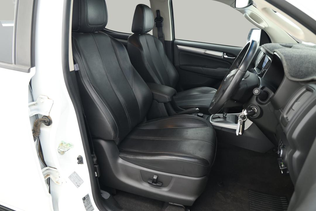 2019 Holden Colorado Ltz (4x4), Automatic, 74639 km, Right Side Front Door Cabin View