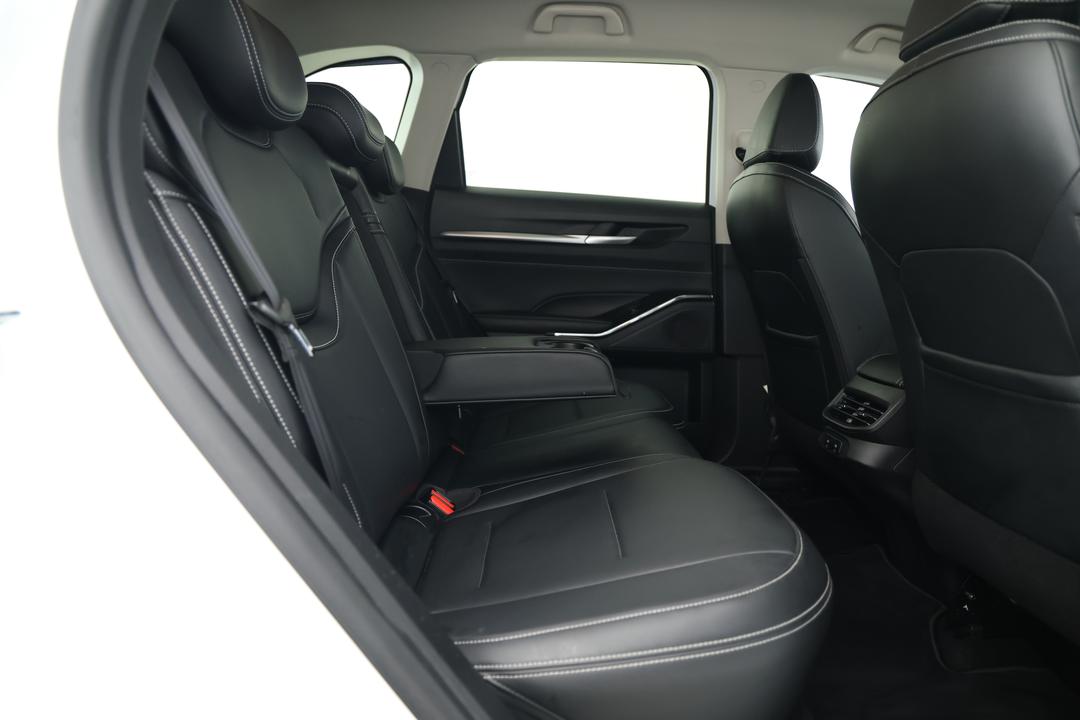 2021 GWM Haval H6 Lux, Automatic, 101912 km, Right Side Rear Door Cabin View