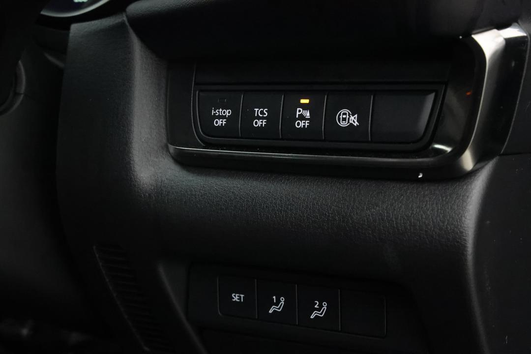 2025 Mazda CX-30 G20 Touring (FWD), Automatic, 6871 km, Utility Switches/Buttons
