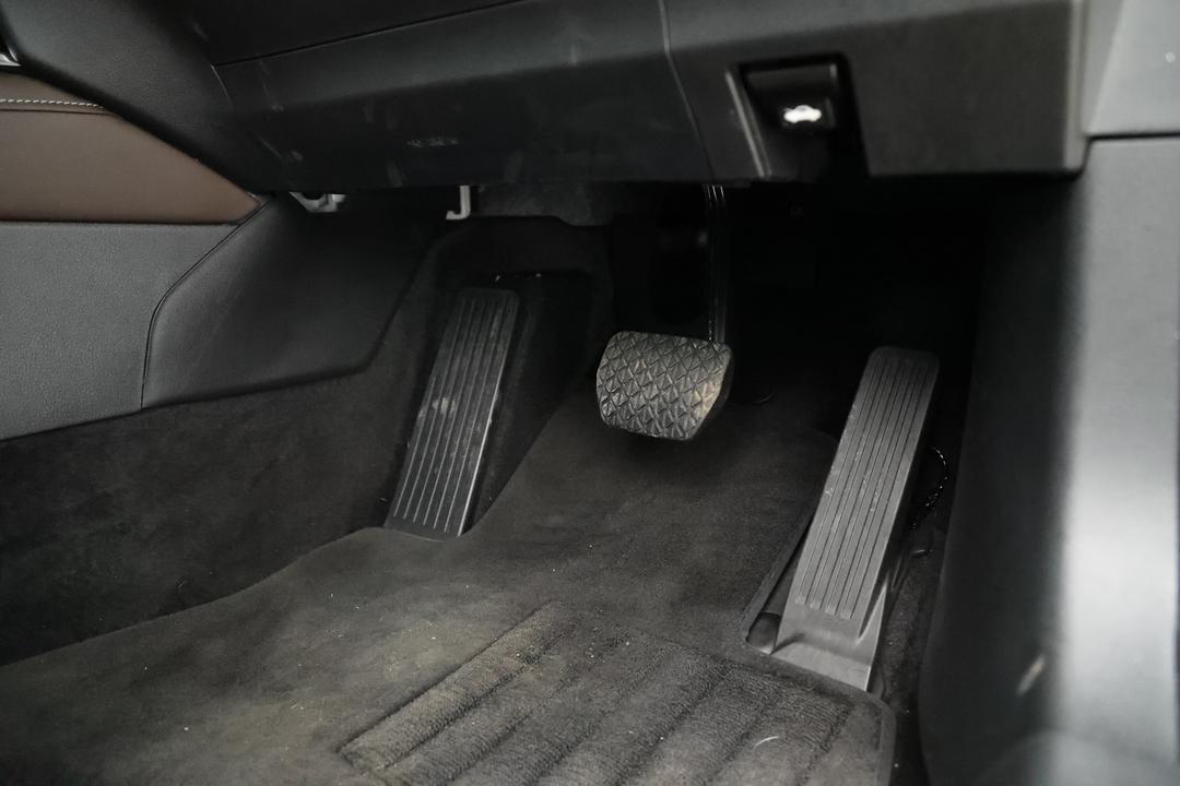 2025 Mazda CX-30 G20 Touring (FWD), Automatic, 6871 km, Pedals and Footmat