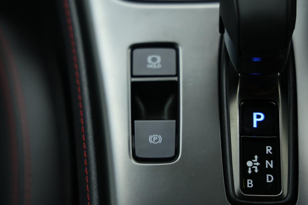 2024 Lexus Lbx Luxury 2WD (hybrid), Automatic, 3873 km, Handbrake