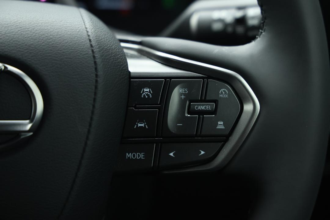 2024 Lexus Lbx Luxury 2WD (hybrid), Automatic, 3873 km, Cruise Control