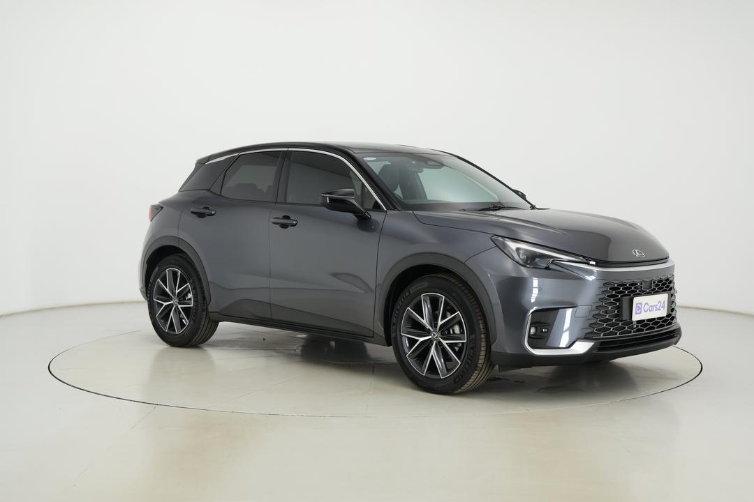 2024 Lexus Lbx Luxury 2WD (hybrid), Automatic, 3873 km, Right Front Diagonal (45- Degree) View