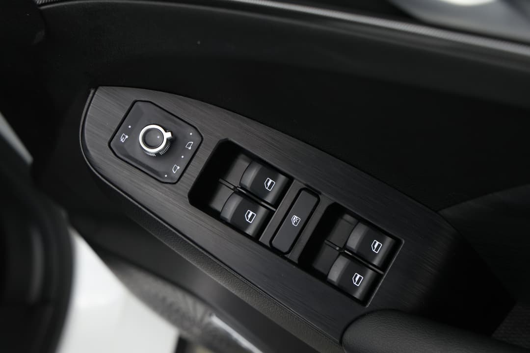 2025 GWM Haval Jolion Lux, Automatic, 22672 km, Drivers Side Door Panel Controls