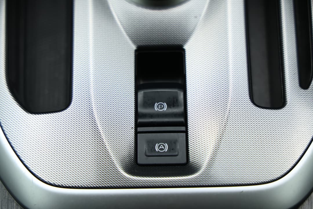 2025 GWM Haval Jolion Lux, Automatic, 22672 km, Handbrake