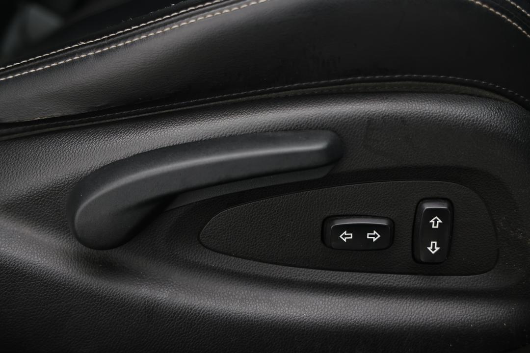 2017 Holden Commodore Sv6, Automatic, 129744 km, Drivers Side Adjustment Panel