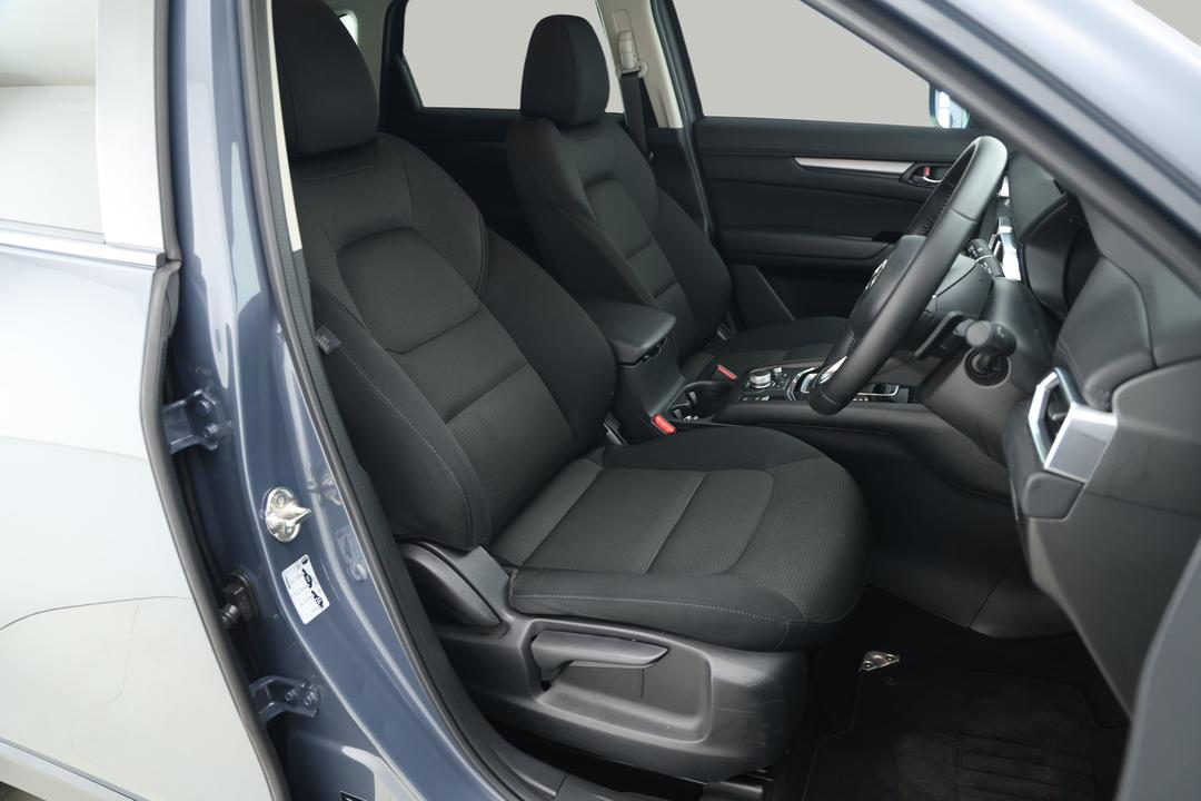 2025 Mazda CX-5 G25 Maxx Sport (FWD), Automatic, 9316 km, Right Side Front Door Cabin View