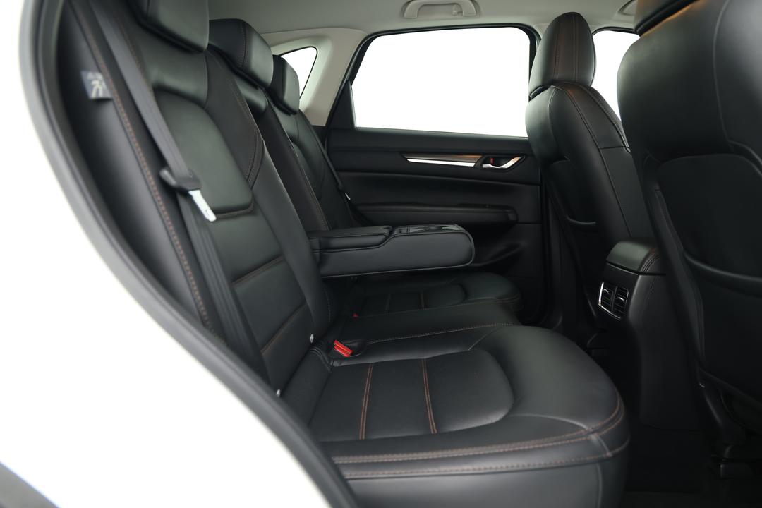 2018 Mazda CX-5 Akera (4x4), Automatic, 62524 km, Right Side Rear Door Cabin View