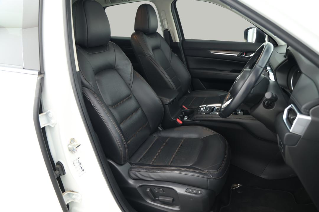 2018 Mazda CX-5 Akera (4x4), Automatic, 62524 km, Right Side Front Door Cabin View