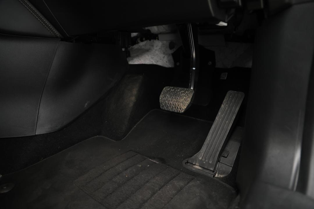 2018 Mazda CX-5 Akera (4x4), Automatic, 62524 km, Pedals and Footmat