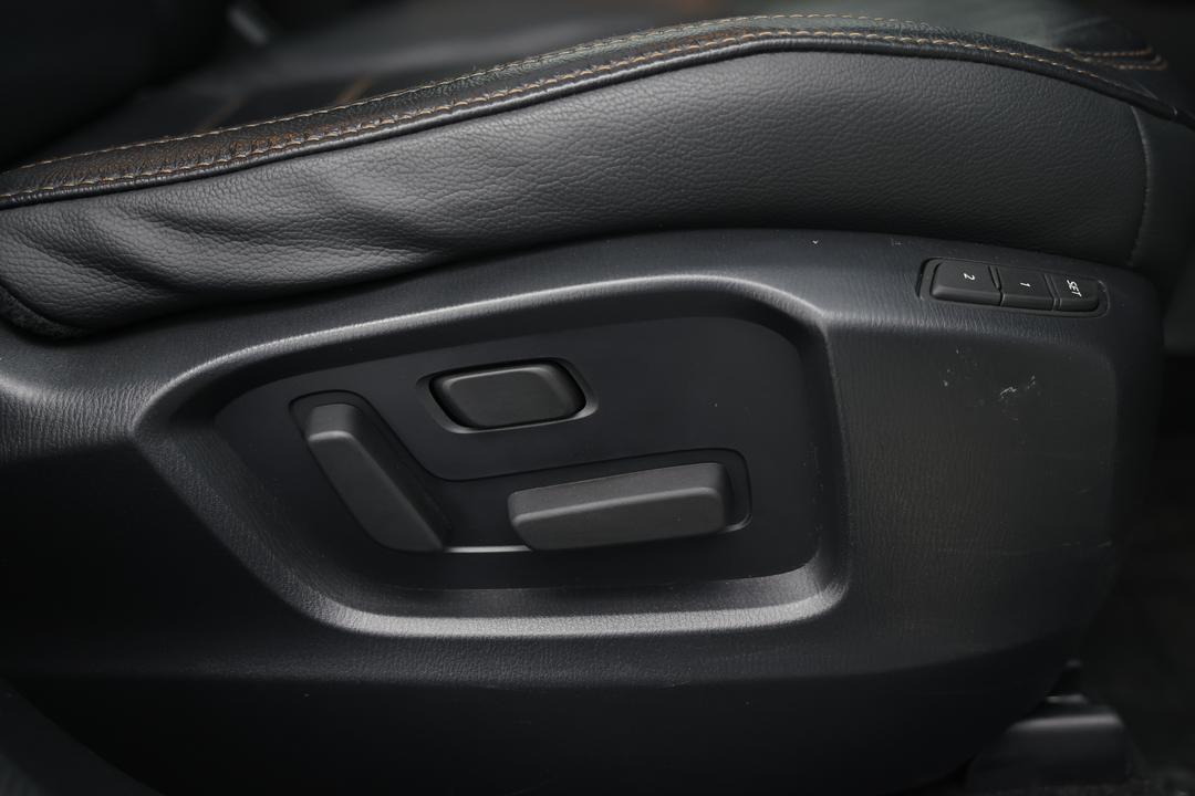 2018 Mazda CX-5 Akera (4x4), Automatic, 62524 km, Drivers Side Adjustment Panel