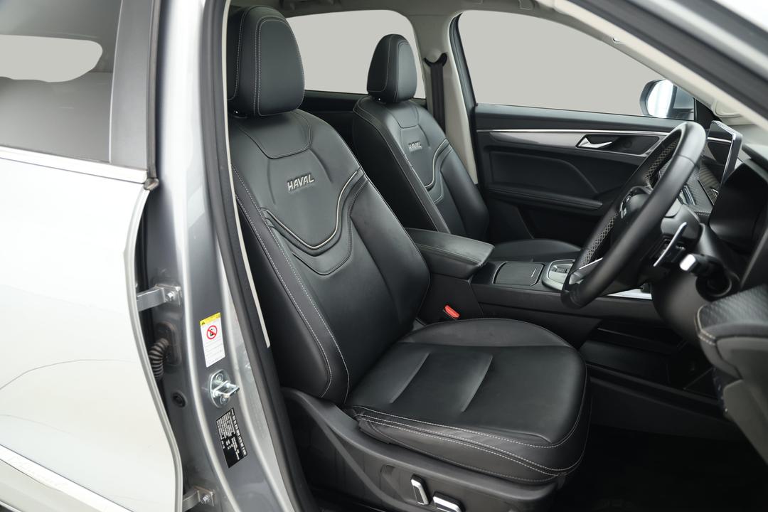 2022 GWM Haval Jolion Ultra, Automatic, 47475 km, Right Side Front Door Cabin View