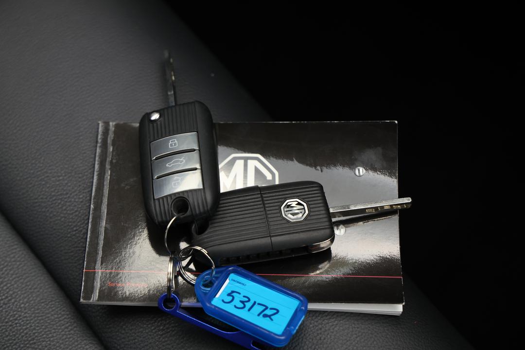 2023 MG ZS Excite, Automatic, 65690 km, Key Close-up
