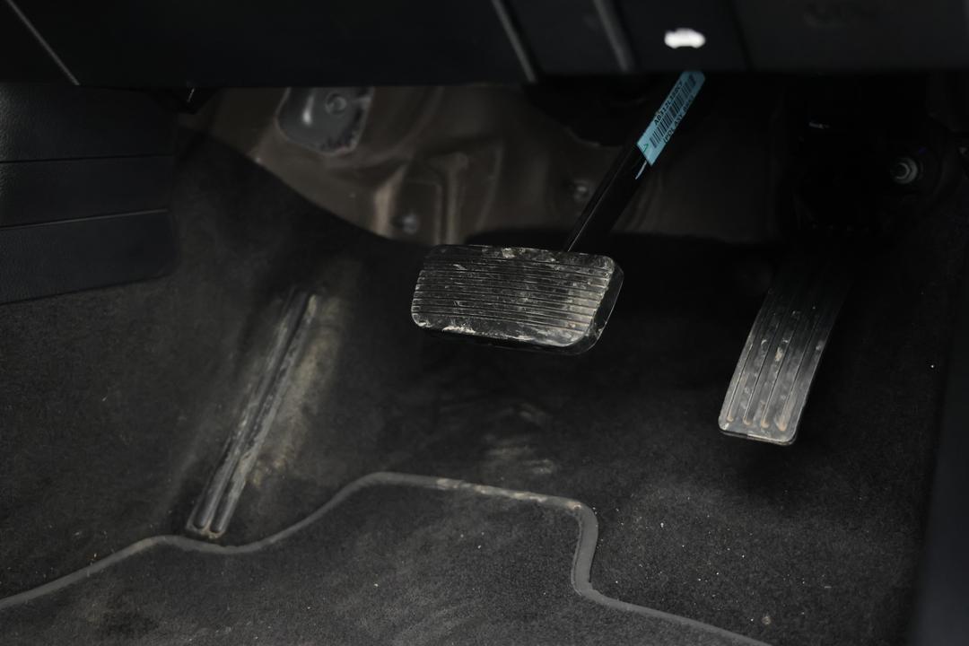 2019 Ford Everest Trend (RWD 7 Seat), Automatic, 101168 km, Pedals and Footmat
