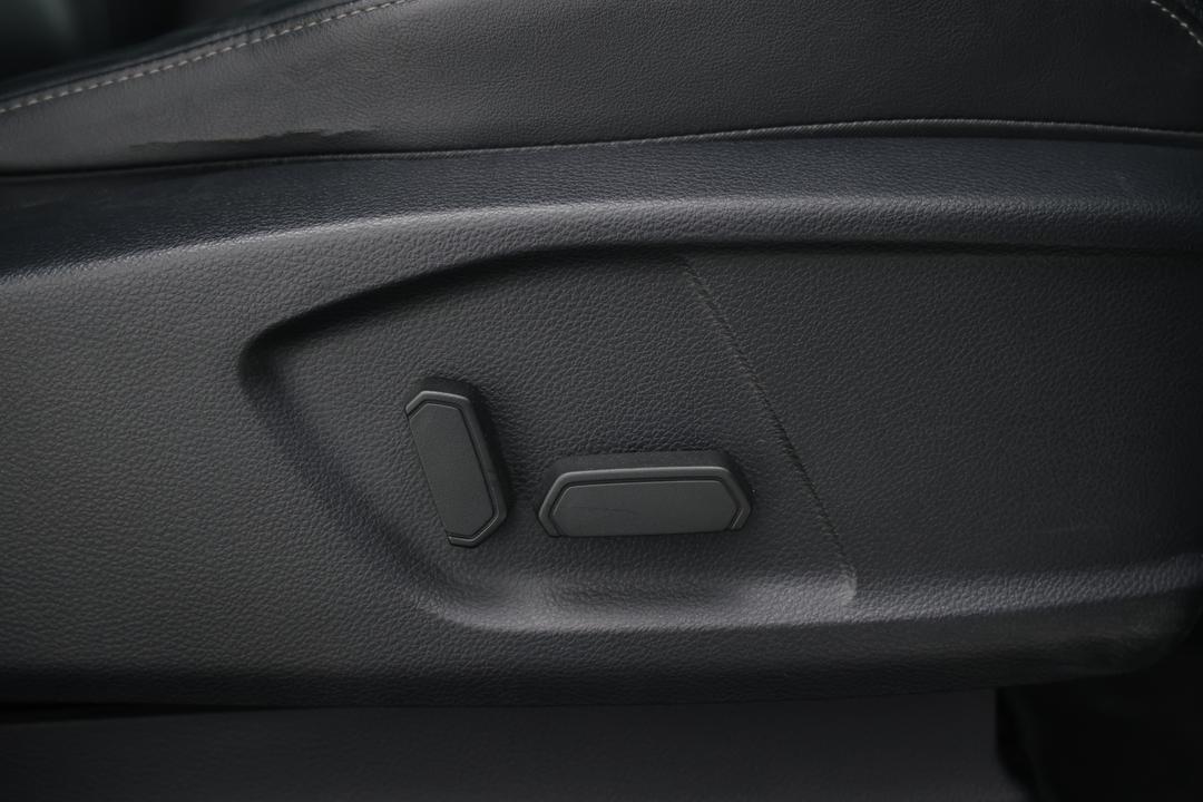 2019 Ford Everest Trend (RWD 7 Seat), Automatic, 101168 km, Drivers Side Adjustment Panel