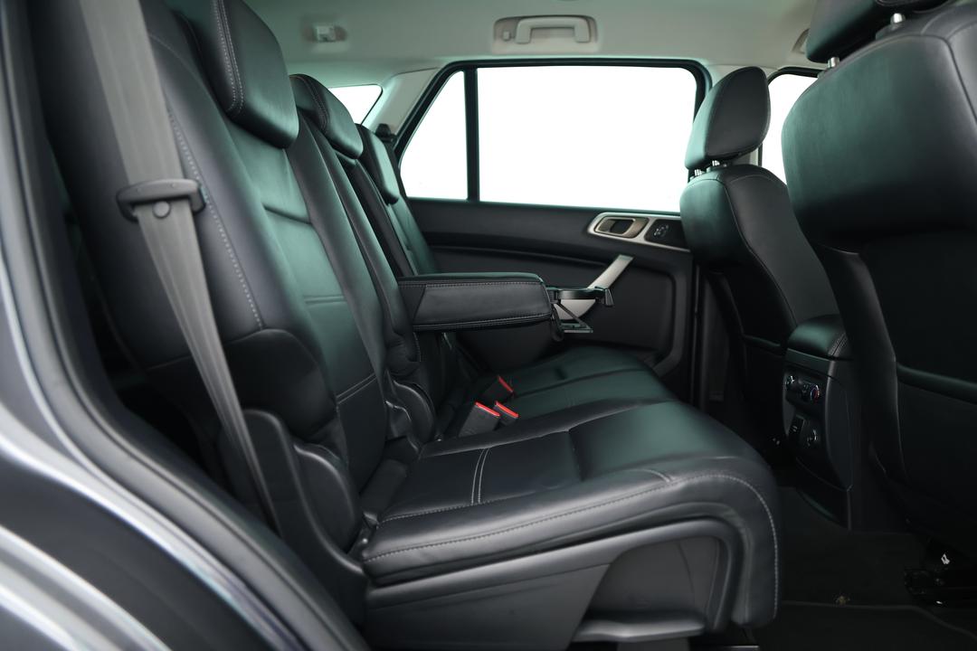 2019 Ford Everest Trend (RWD 7 Seat), Automatic, 101168 km, Right Side Rear Door Cabin View
