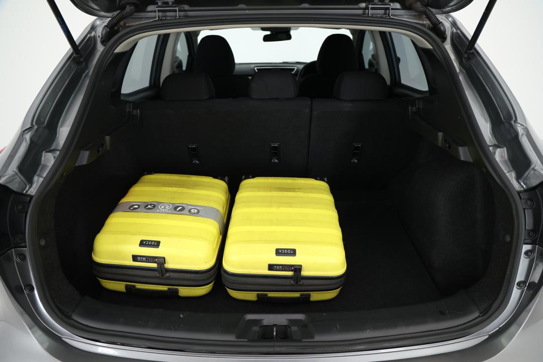 2019 Nissan Qashqai St, Automatic, 54242 km, Boot Inside View with Luggage
