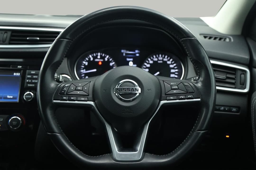 2018 Nissan Qashqai St-l, Automatic, 72900 km, Steering Wheel Close-up