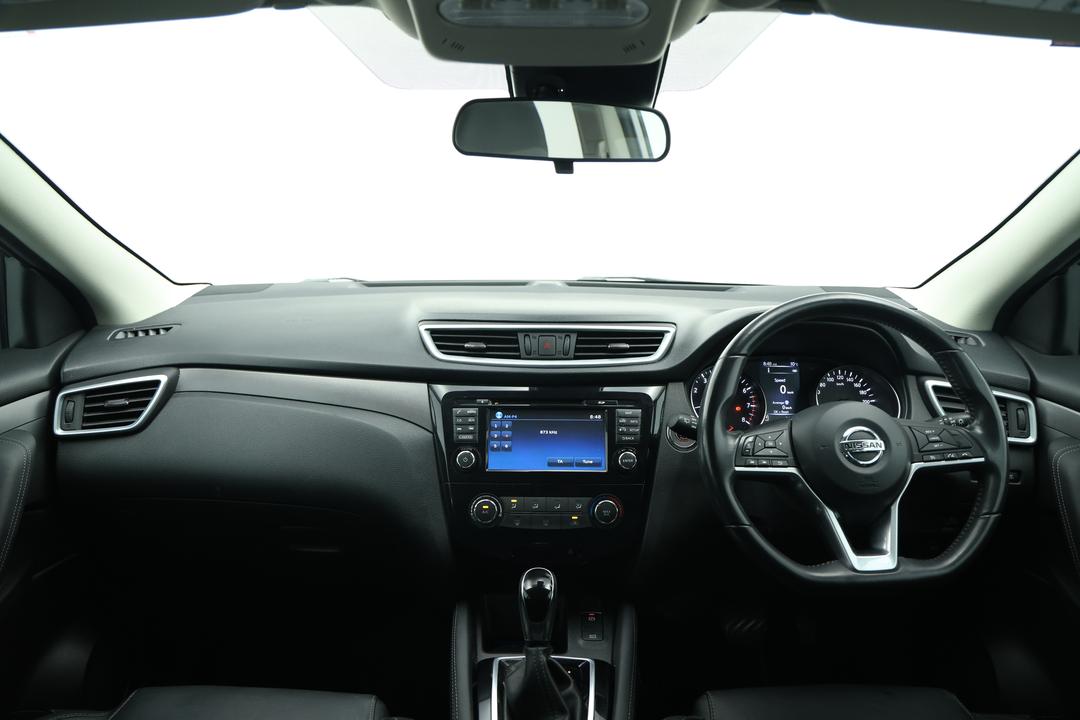 2018 Nissan Qashqai St-l, Automatic, 72900 km, Dashboard View
