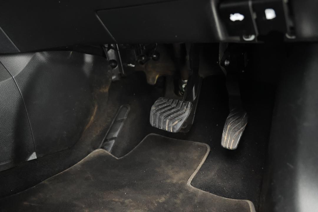 2018 Nissan Qashqai St-l, Automatic, 72900 km, Pedals and Footmat